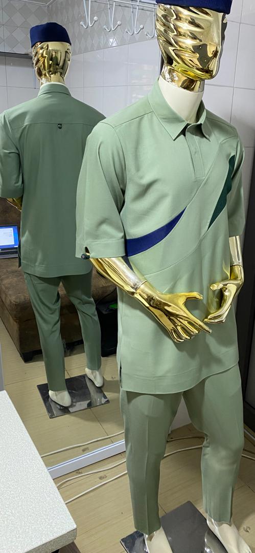 Elegant Sage Green Men’s Two-Piece Kaftan Set with Modern Detailing